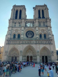 Notre Dame din Paris refăcută după planul lumii de azi – 18 iulie, prima parte