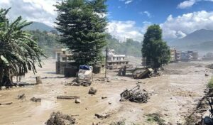 Nepal și Tibet, sub un munte de apă și noroi: peste 390 de morți, 1.400 de dispăruți