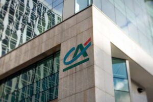 Fraudă masivă în numele băncii Crédit Agricole: sute de clienți, vizați de hackeri