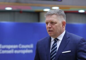 Fico nu vrea implicarea Slovaciei într-un posibil război